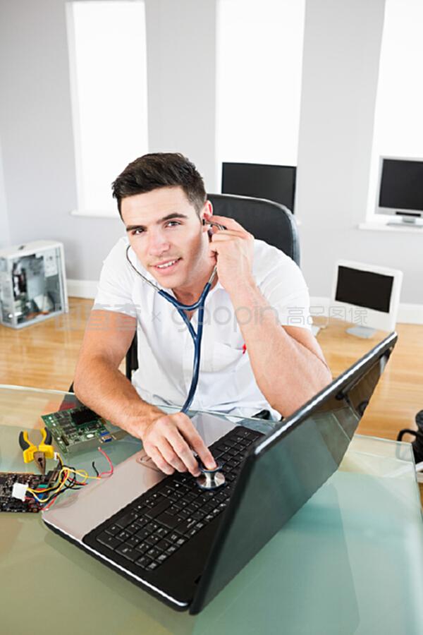 故障排查新思路 一位电脑工程师的快乐诊断之旅